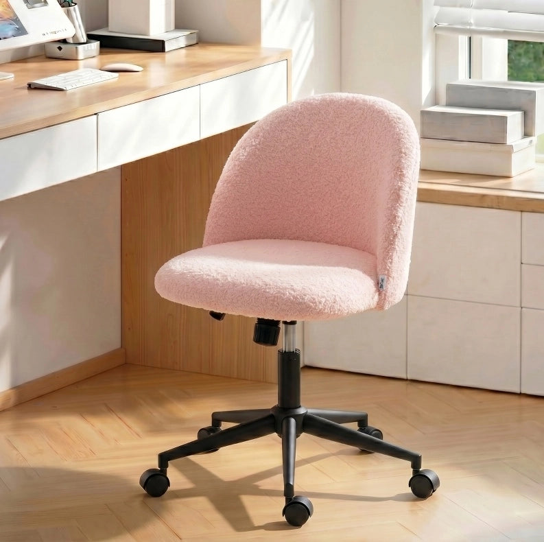 Sedia da ufficio rosa in teddy fleece girevole e regolabile con ruote