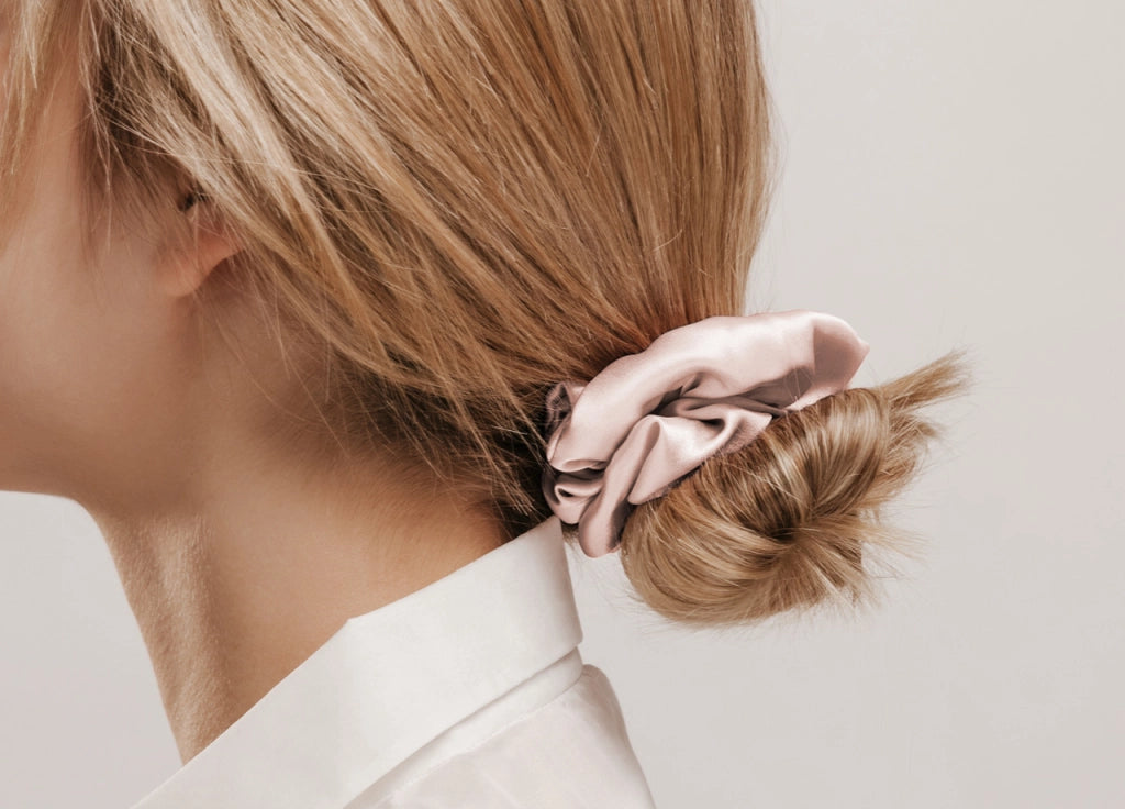 Scrunchies Elastico Per Capelli Crespi 100% Seta In Tinta Unita - Scrunchies - Rosa