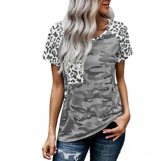 T-shirt per donne - Disegno leopardo - Maniche corte - Col V - Fit regolare - Materiale respirante - Maglia