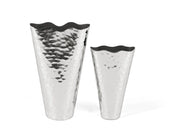 Set di due vasi realizzati in alluminio con finitura lucida