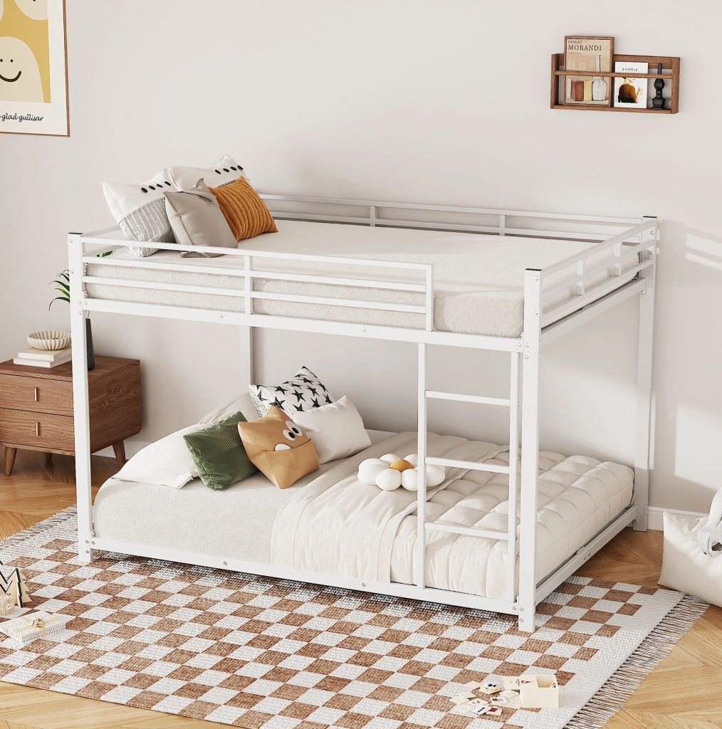 Letto a castello 140x200 cm salvaspazio; struttura stabile; metallo bianco