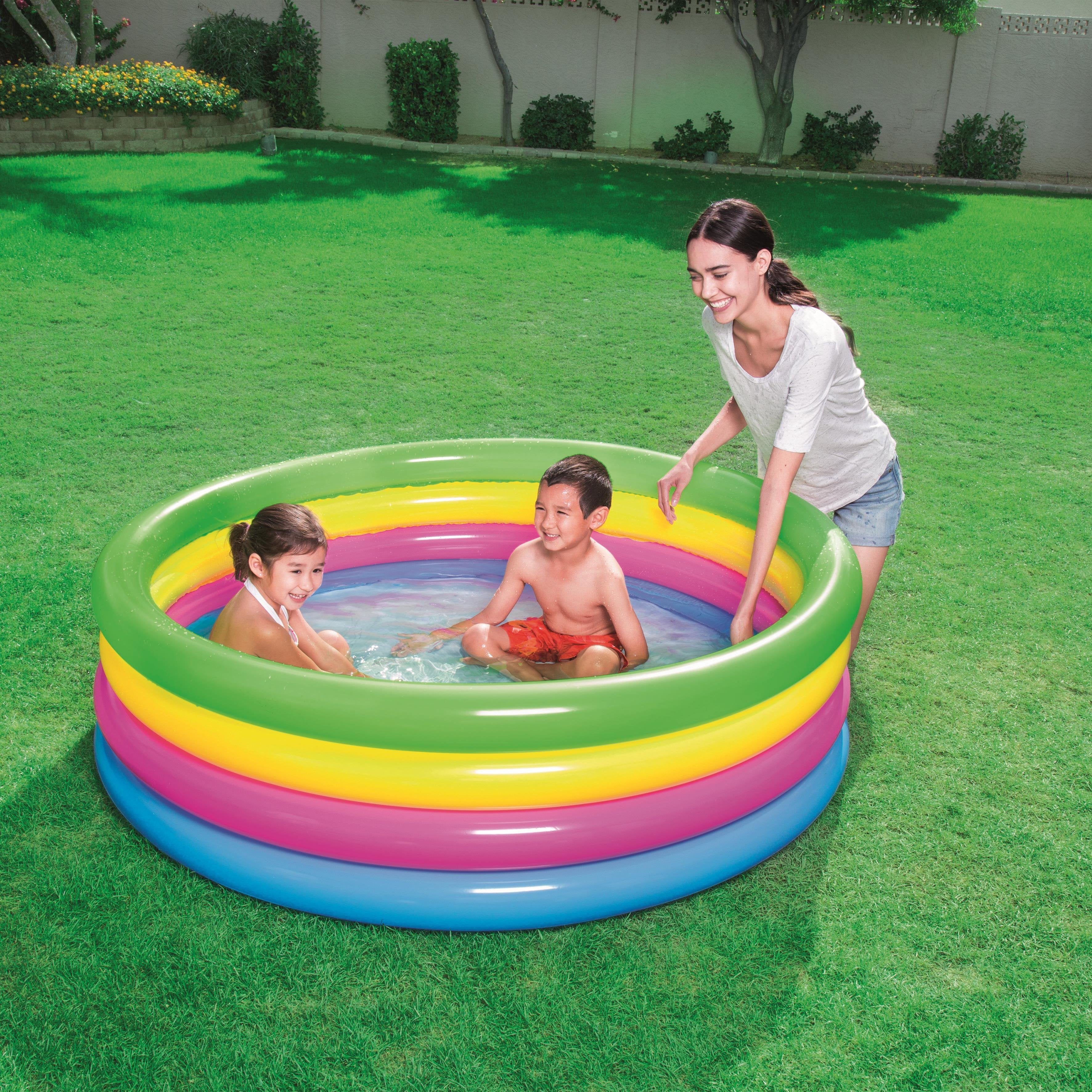 Piscina a 4 anelli colorati