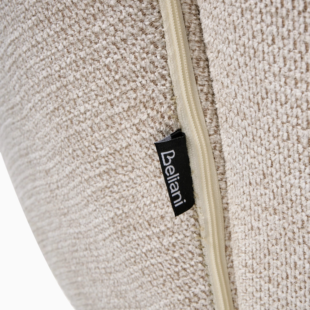 Poltrona Girevole in Tessuto Beige Chiaro Stile Mid-Century Modern con Schienale Alto e Seduta a Guscio con Braccioli Avvolgenti