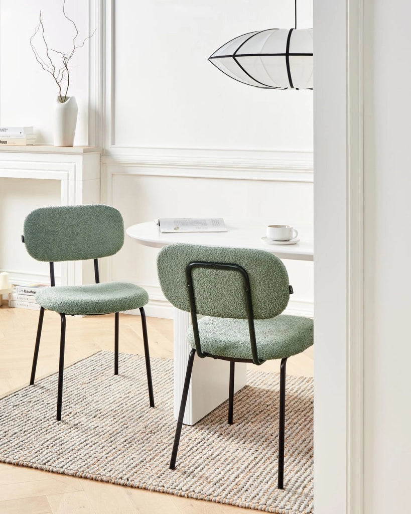 Set di 2 sedie da pranzo imbottite in bouclè verde chiaro Design stile retrò