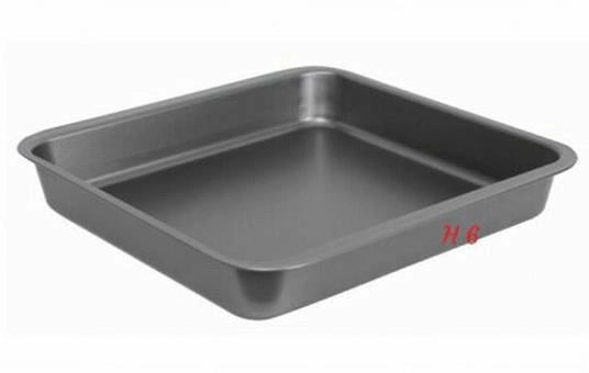 Teglia quadrata in alluminio antiaderente di qualità media, prodotto italiano, alta 6cm
