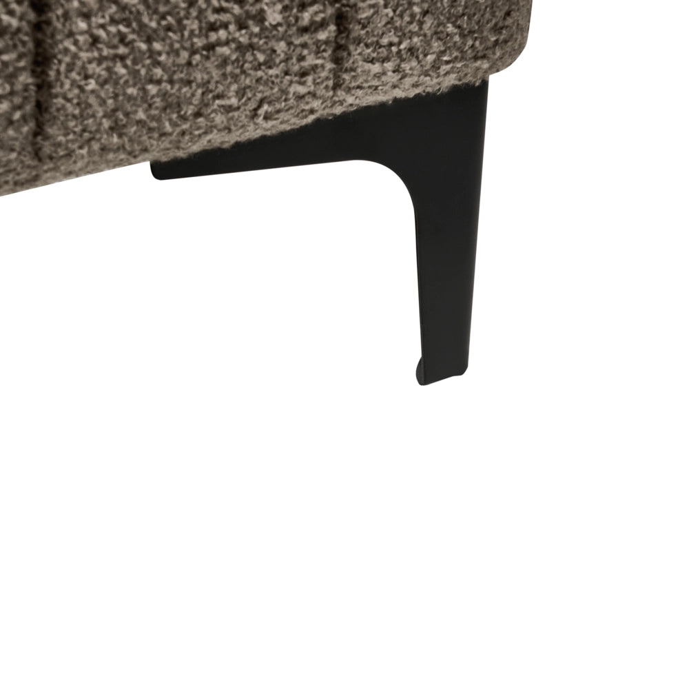 Letto matrimoniale in bouclè con testiera trapuntata gambe in metallo da 120 x 200 cm e base a doghe tortora Design moderno