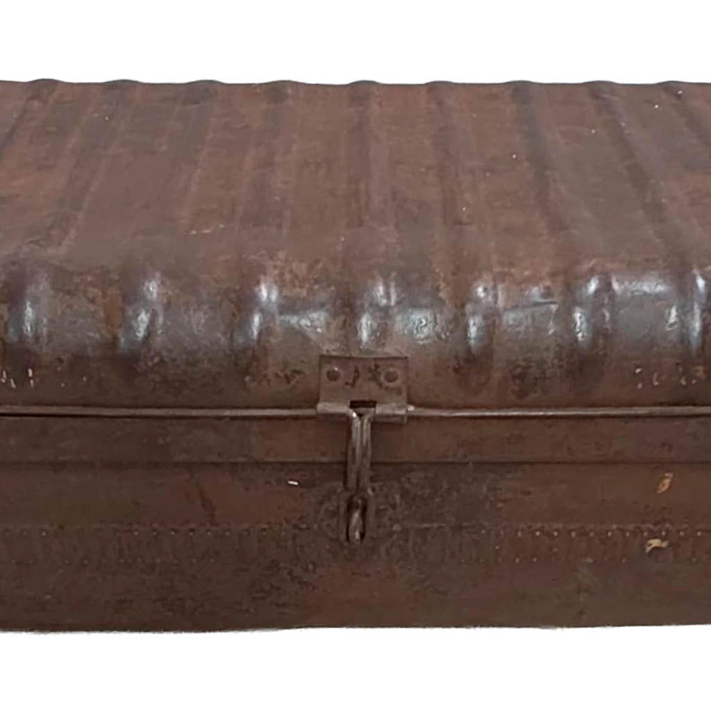 Valigia artigianale in metallo, 67x37x25h cm
