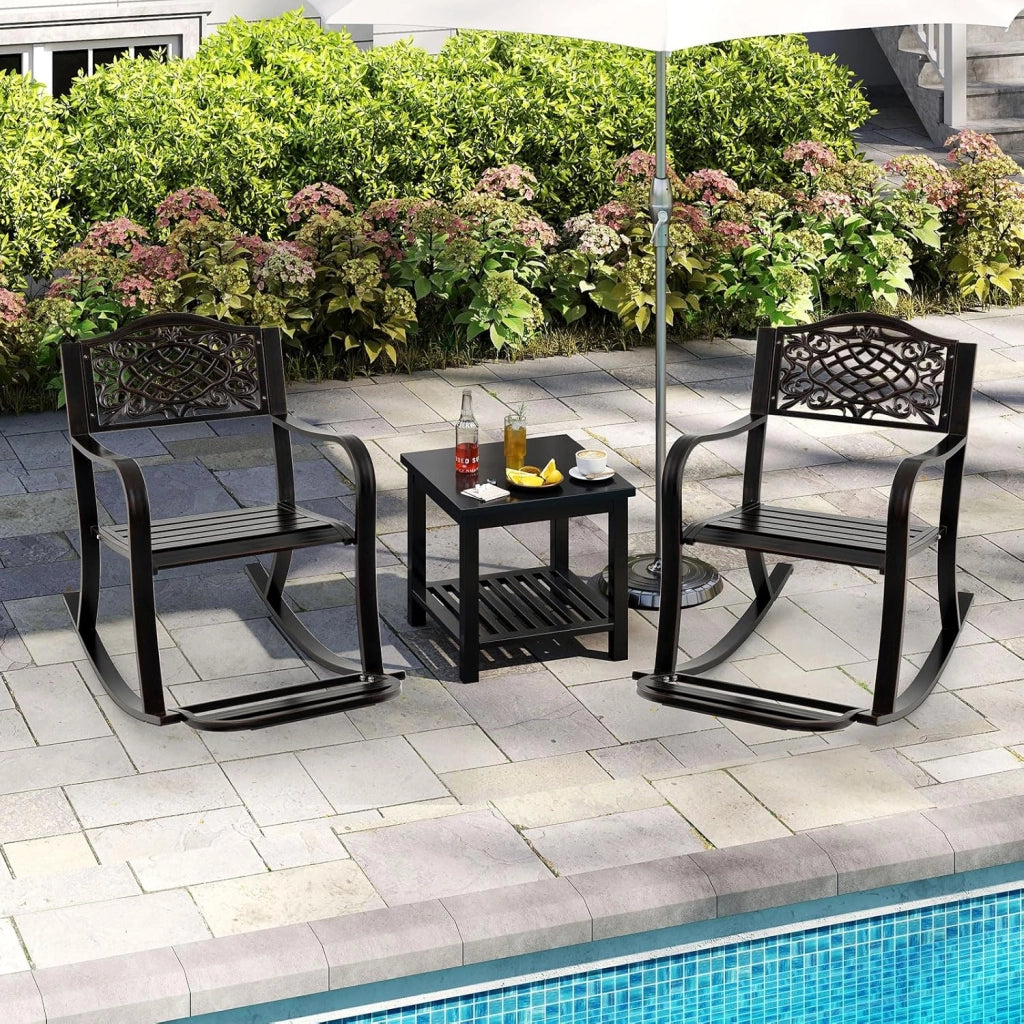 Sedia a Dondolo da Giardino Stile Rustico, Sedia da Esterno in Alluminio con Poggiapiedi, Schienale Decorativo e Braccioli, Dondolo per Giardino e Balcone, 102 x 62,5 x 89 cm, Marrone