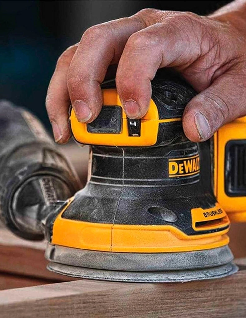 Levigatrice Roto-orbitale DeWALT DCW210N (Solo corpo)