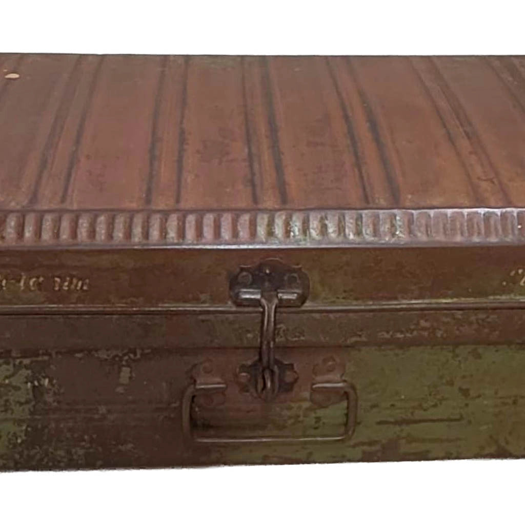 Valigia artigianale in metallo, 67x37x25h cm