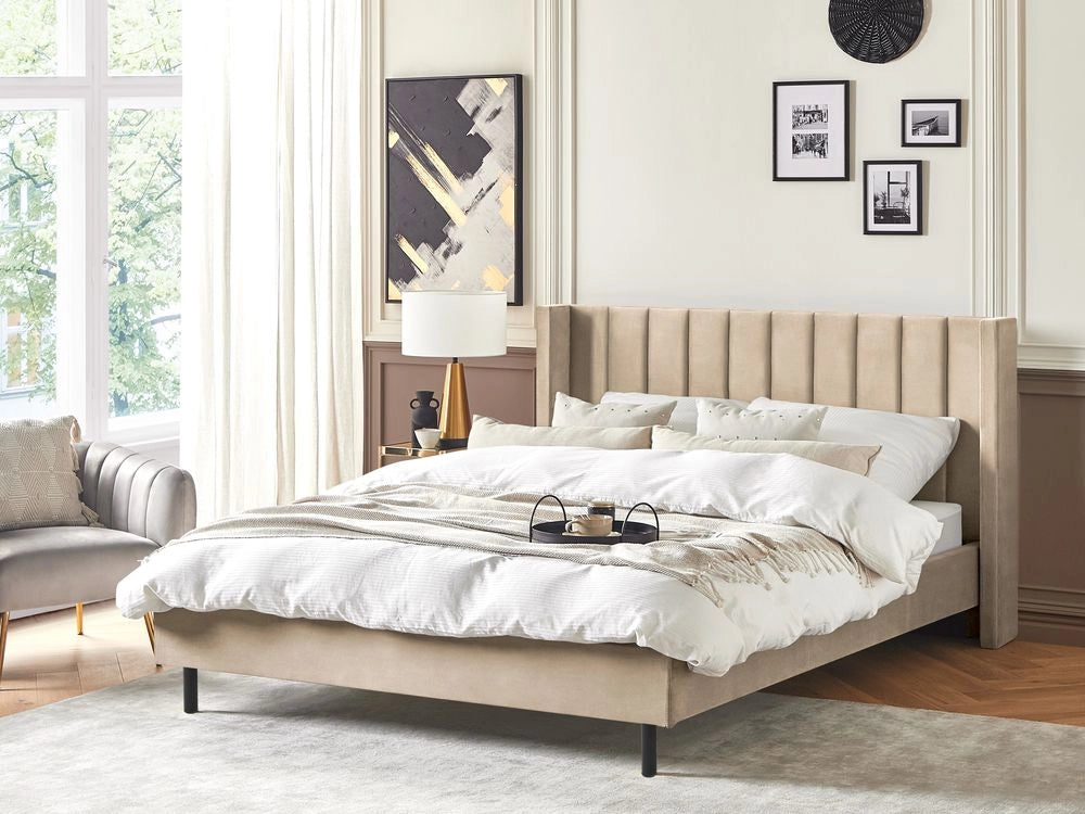 Letto matrimoniale con doghe 180 x 200 cm velluto di colore beige stile glam moderno