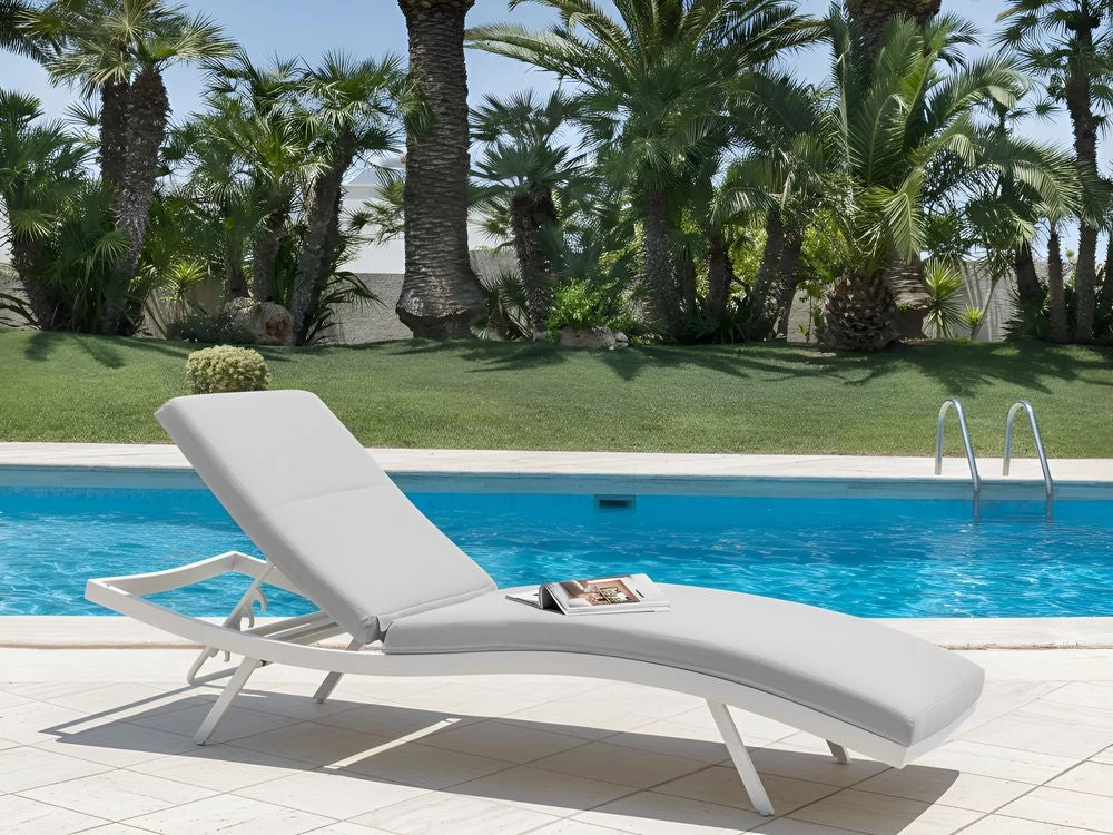 Set di 2 lettini da giardino Tessuto grigio chiaro Telaio in alluminio bianco Schienale reclinabile regolabile Imbottito Stile moderno