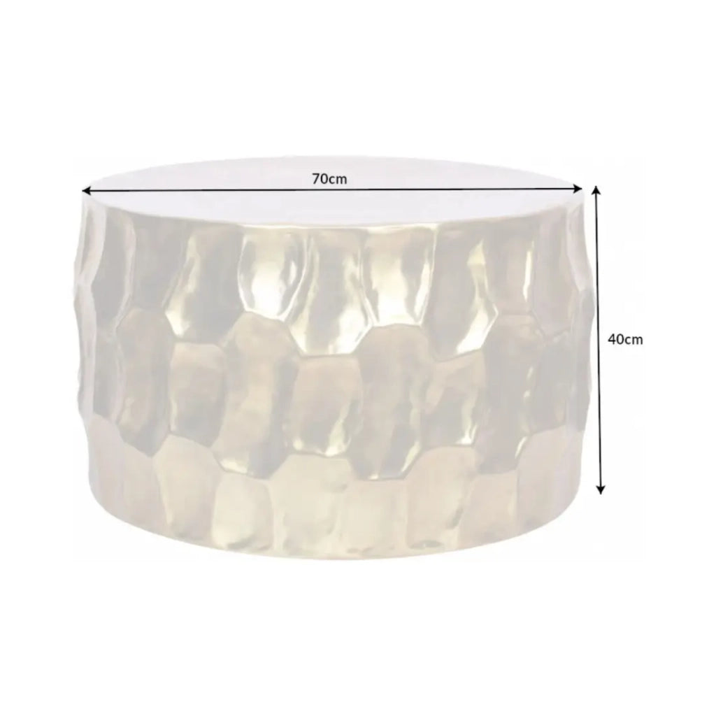 Tavolino basso TRIANE dorato 70 cm – Alluminio martellato con design a rilievo geometrico