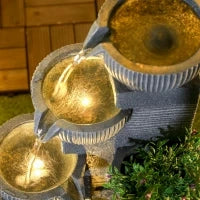 Fontana da giardino a energia solare fontana a cascata in resina a 4 livelli con luci LED e pompa