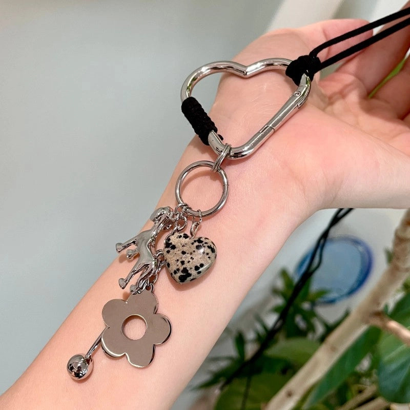 Collana portachiavi con fiori e cuori, design unico, lunga catena per maglione da donna.