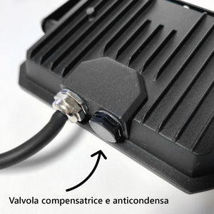 Proiettore a LED Nero Faro da esterno 230V 150W 4000K Cover Milky 15000lm 321x222x34.5 mm