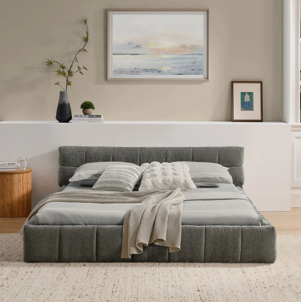 Letto matrimoniale 140x200 cm in chenille grigio scuro con struttura in legno di eucalipto e ferro