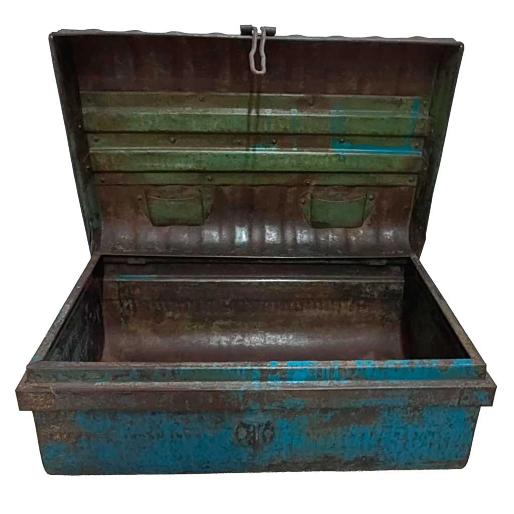 Valigia artigianale in metallo, 67x37x25h cm