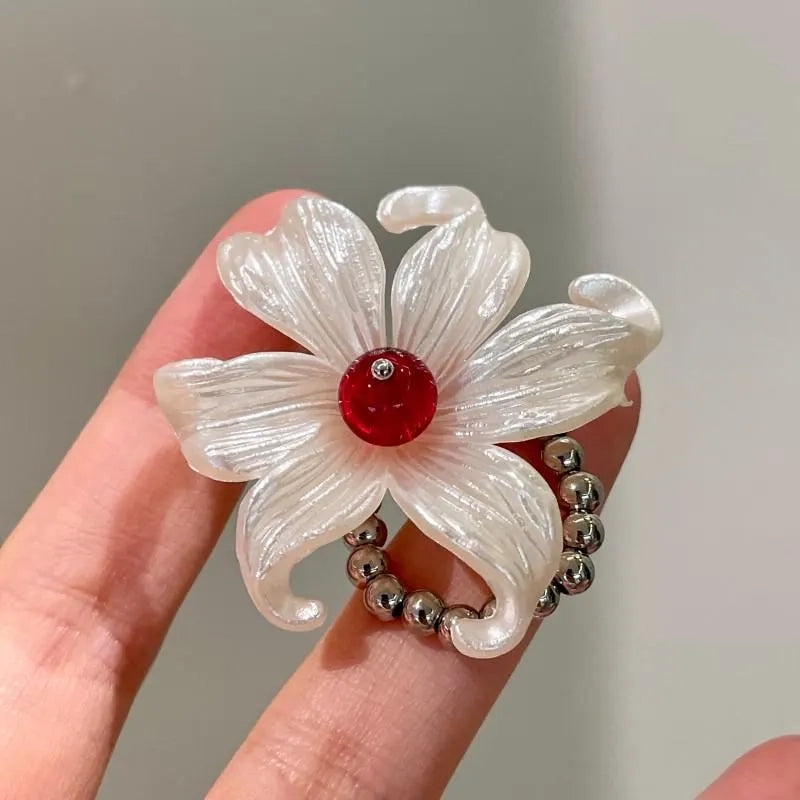 Collana con anello a forma di fiore di cristallo rosso, realizzata a mano, regalo di Natale o di compleanno.