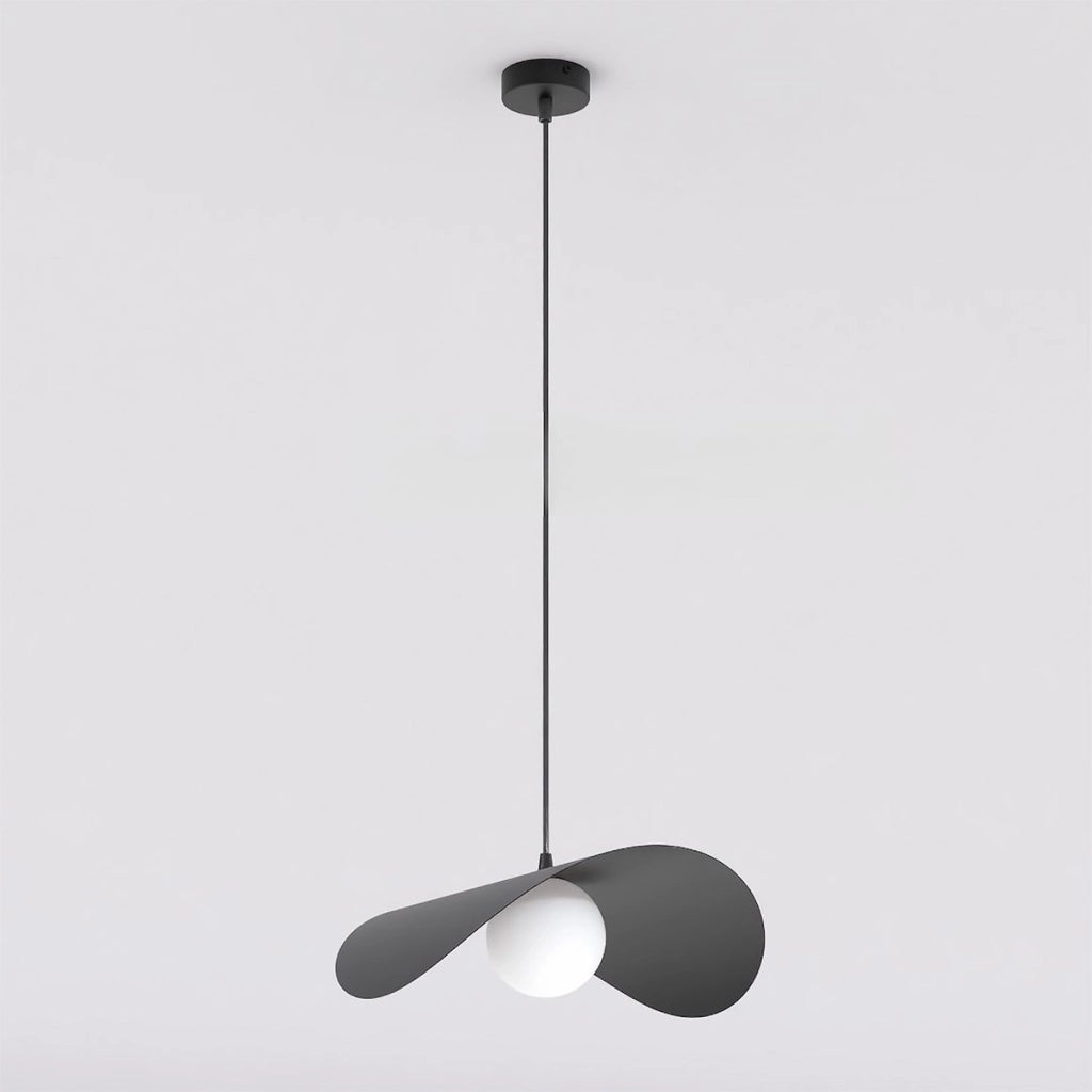 Lampada a sospensione Ritual con diffusore sferico in vetro e struttura nera