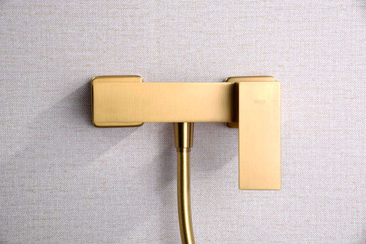 IMEX Miscelatore doccia in ottone con finitura PVD oro spazzolato portamanopola in ABS tubo flessibile metallico 180 cm manopola quadrata cartuccia ceramica Ø35 mm – Modello Imex-BDP048-5OC