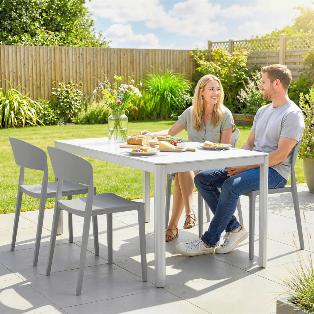 Set 4 Sedie da Giardino Impilabili Struttura in PP Grigio Chiaro