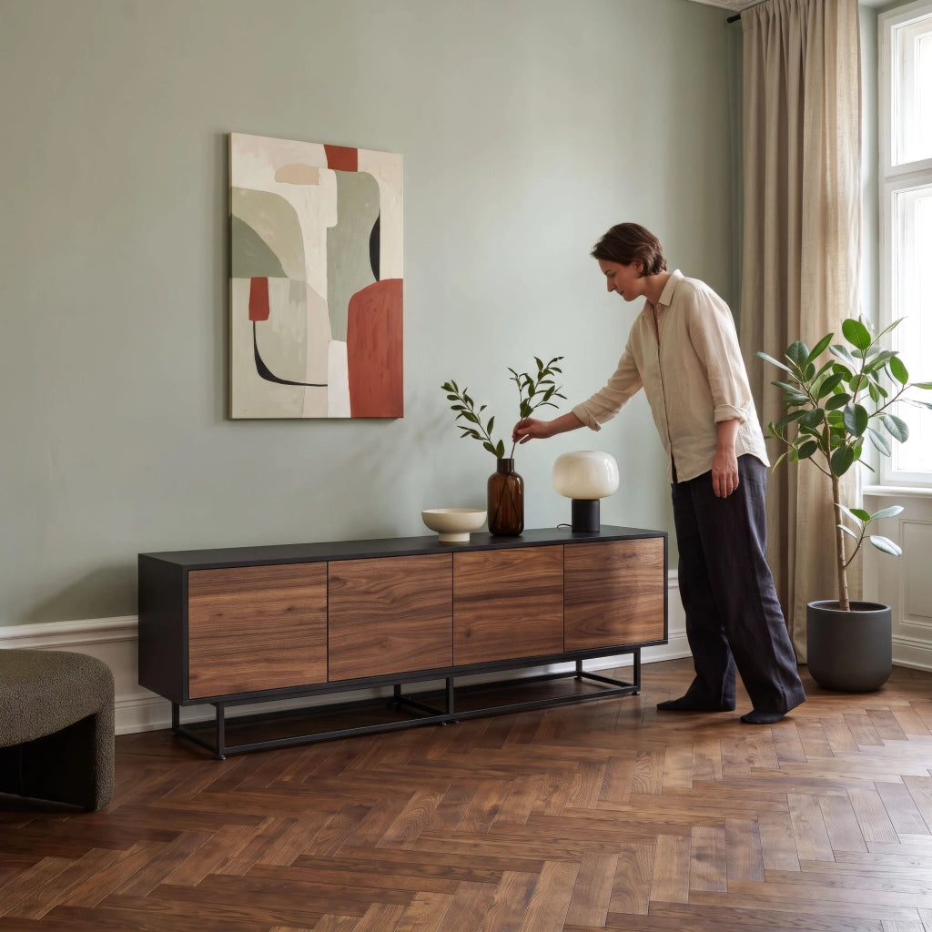 Armadietto Boxholm Credenza Bassa con 4 Ante Push-Open 180x30x56 cm Nero / Effetto Noce [en.casa]