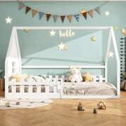 Letto per bambini con tetto a casetta; recinzione e doghe; pino e MDF; bianco; 140x200 cm; senza materasso