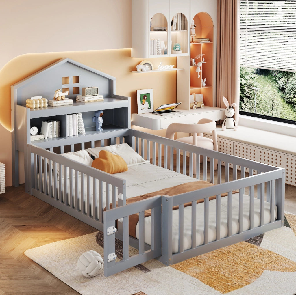 Lettino per bambini a forma di casa 90x200 cm in legno massello grigio; con ripiani e porta