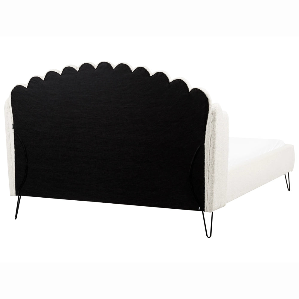 Letto matrimoniale con rete in tessuto bouclè bianco sporco 160 x 200 cm gambe in metallo testata retro capitonné