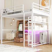 Letto a soppalco 140x200 cm con scrivania; LED e contenitore in MDF e metallo bianco
