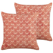 Set di 2 cuscini decorativi rosso cotone motivo geometrico 45 x 45 cm complementi d'arredo dal design retrò