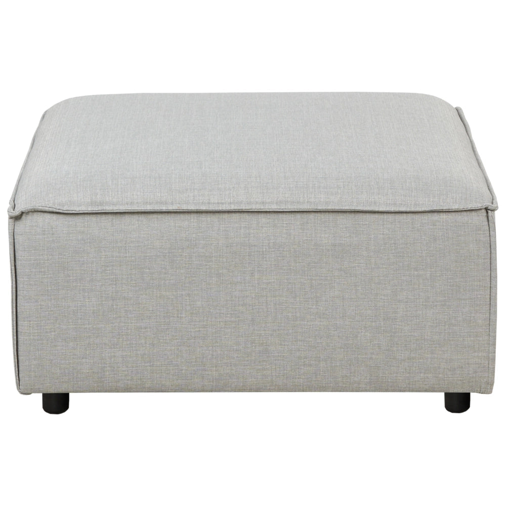 Ottomana imbottita in tessuto beige di forma quadrata con gambe nere stile moderno