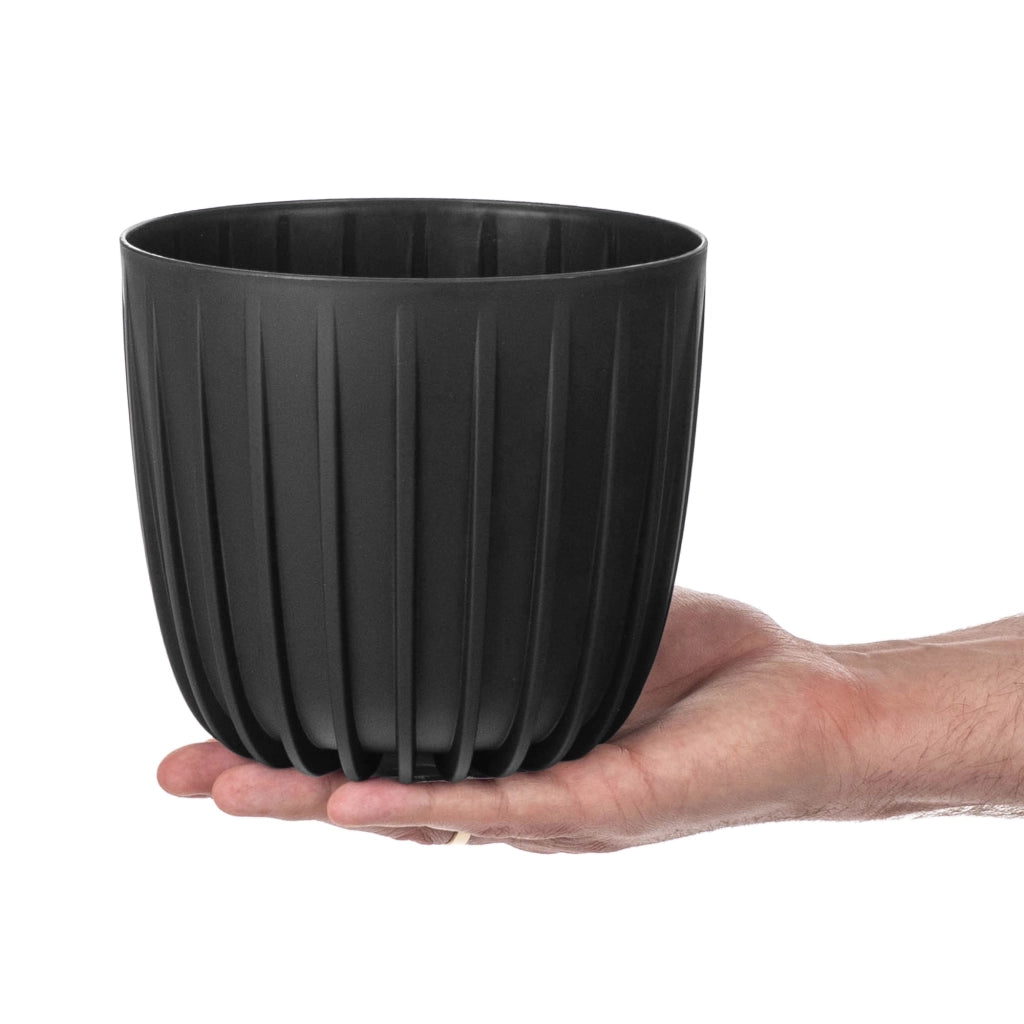 KADAX Vaso da fiori, coprivaso rotondo in plastica nera, 16 cm.