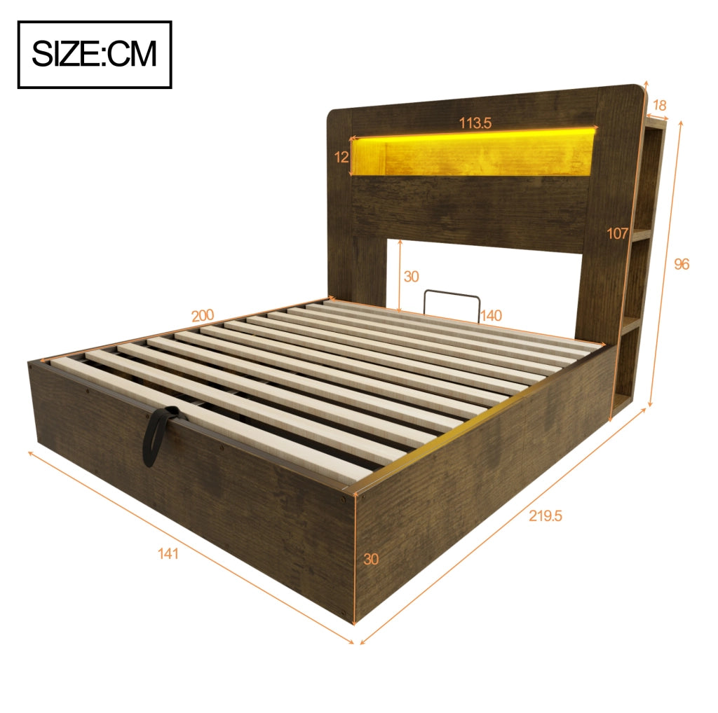 Letto 140x200 cm con contenitore idraulico; LED e prese in legno colore naturale