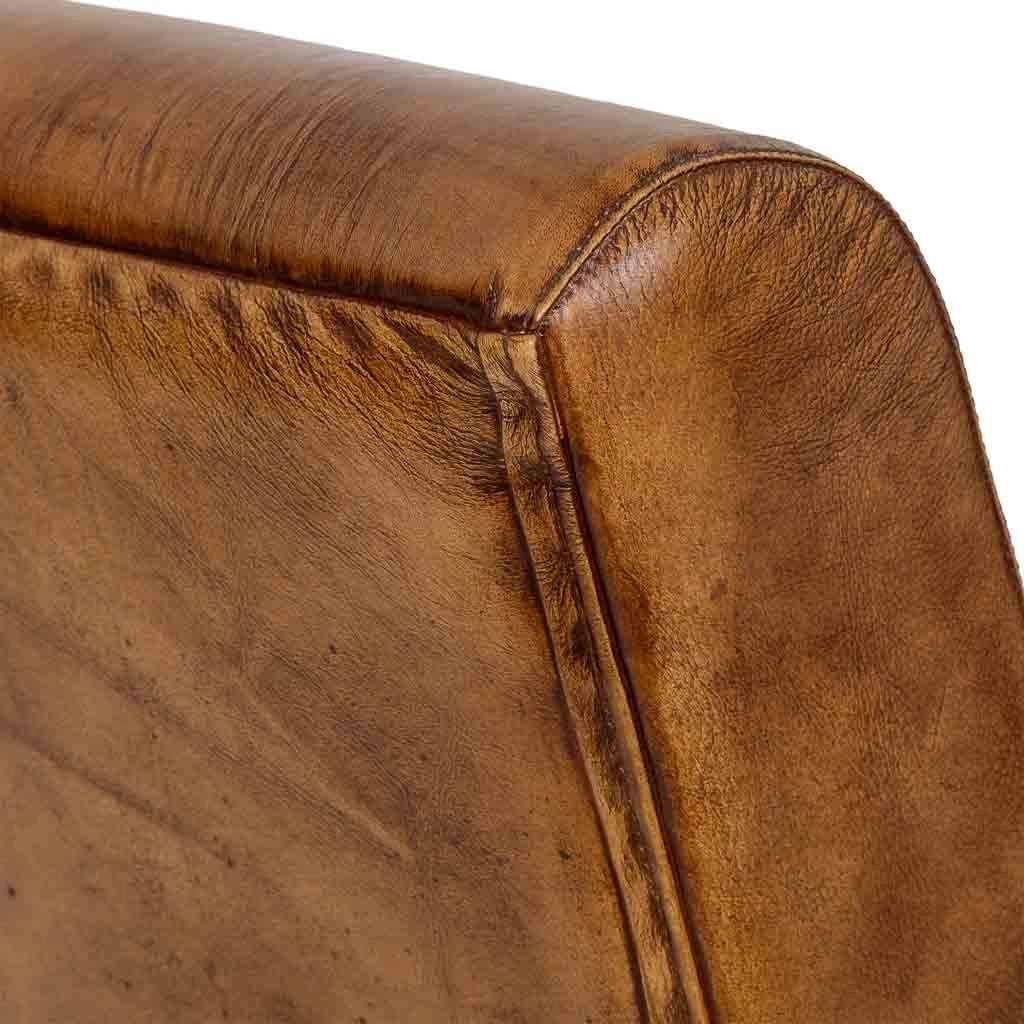 Poltrona in metallo rivestita in pelle marrone, dimensioni 61x70x84 cm