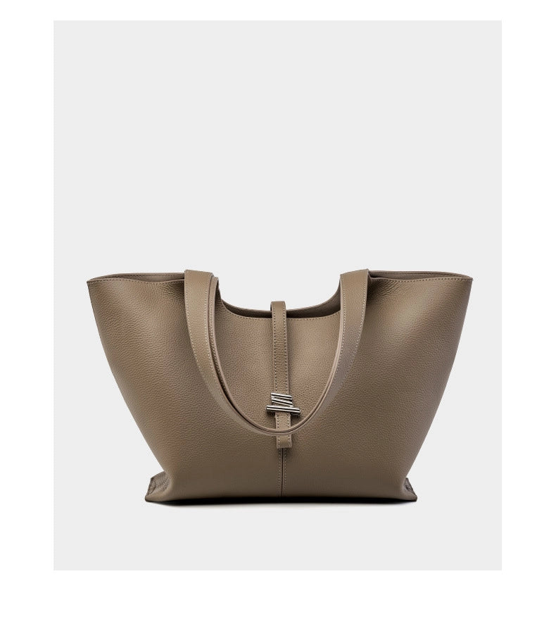 Borsa a tracolla da donna in vera pelle, colore grigio.