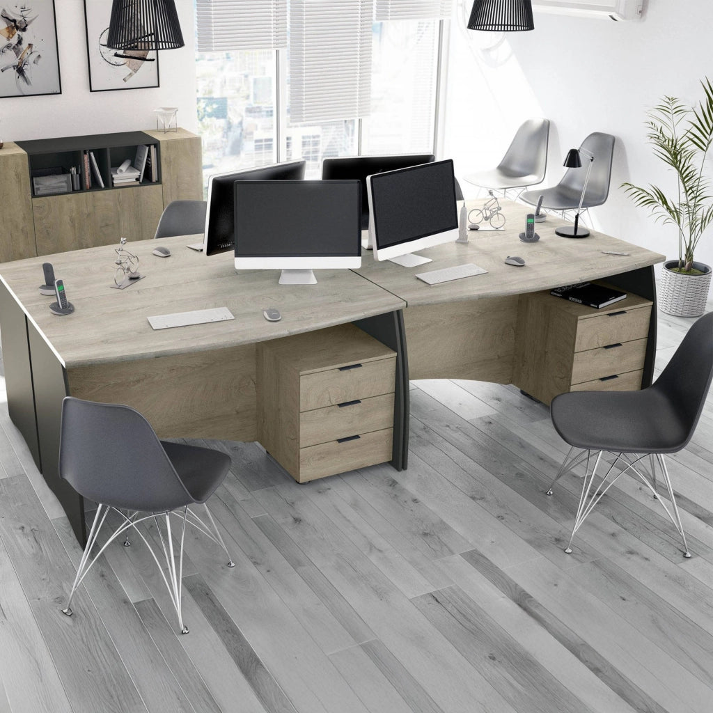 Scrivania Azziz, Scrittoio da ufficio, Tavolo da studio porta PC con 3 cassetti, cm 136x67h74, Rovere e Antracite