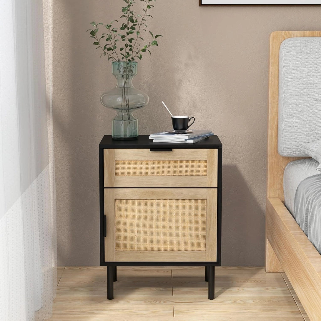 Confezione da 2 Comodini Moderni, Tavolino in Rattan con Cassetto e Armadietto, Gambe in Metallo Robusto, Tavolino di Metà Secolo per Soggiorno, Camera da Letto, Ufficio (Nero)