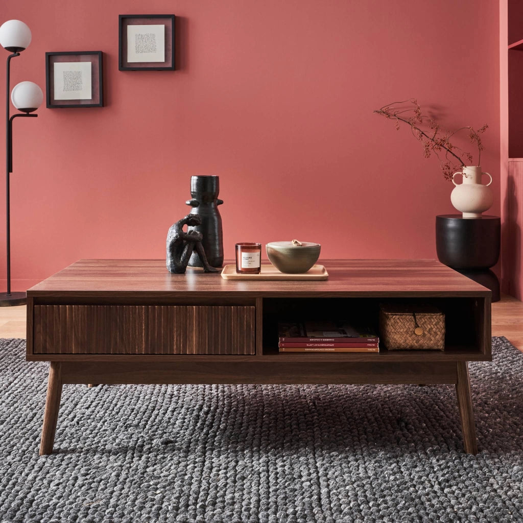 Tavolino scandinavo, decoro in legno scanalato, 2 nicchie, 1 cassetto,