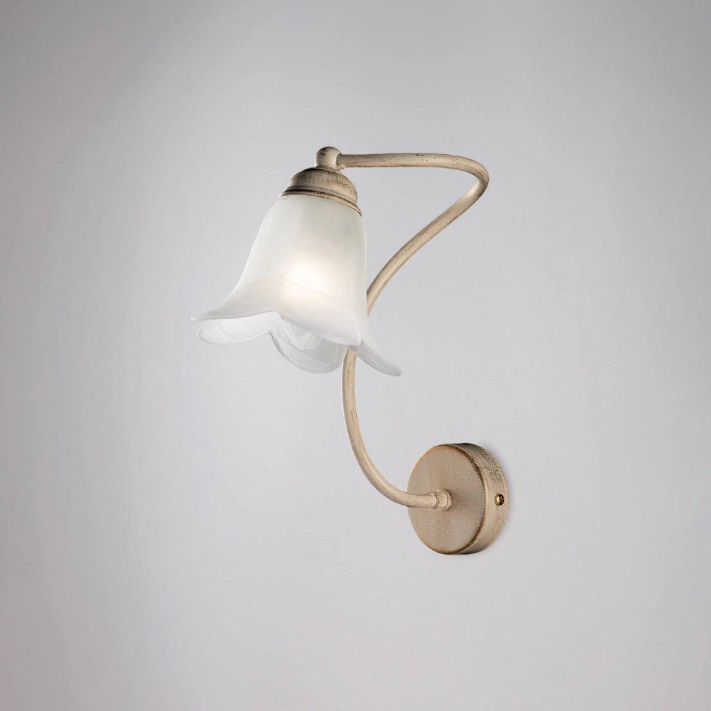 Applique 1 Luce Alice Ferro Battuto Avorio E Oro Vetro Bianco