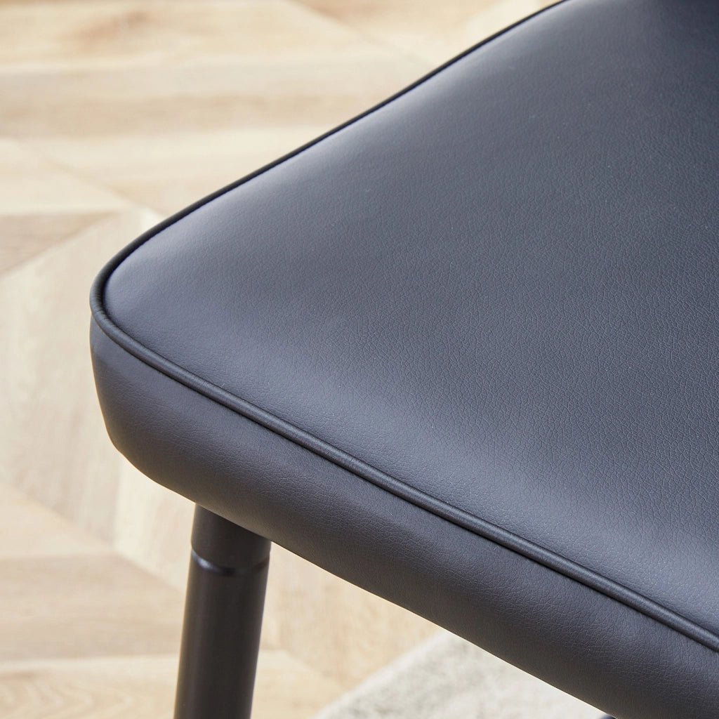 Sgabello da bar set da 2 con schienale ergonomico e poggiapiedi, seduta imbottita in pelle PU e metallo nero, 101 cm