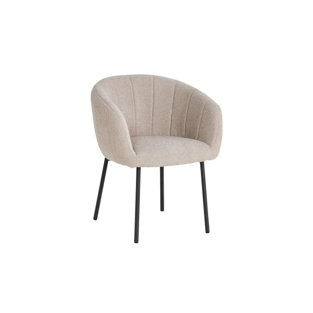 Sedia SIVIGLIA – Tessuto bouclé sabbia – Piedi in metallo nero – H79 x L57 x P62 cm