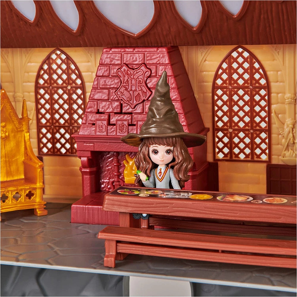 Trade Shop - Castello Di Hogwarts Harry Potter Con 12 Accessori Luci E Suoni Bambola Hermione -