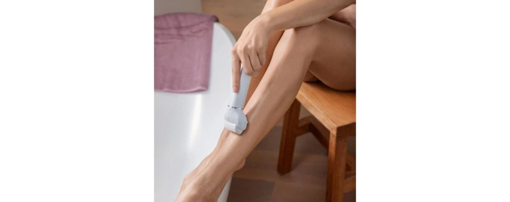 Panasonic ES‑EY30‑V503 Epilatore a pinzette ricaricabile 3 velocita' testine incluse: epilazione + precisione + zona sensibile utilizzo Wet and Dry autonomia 30 min colore Bianco-lilla