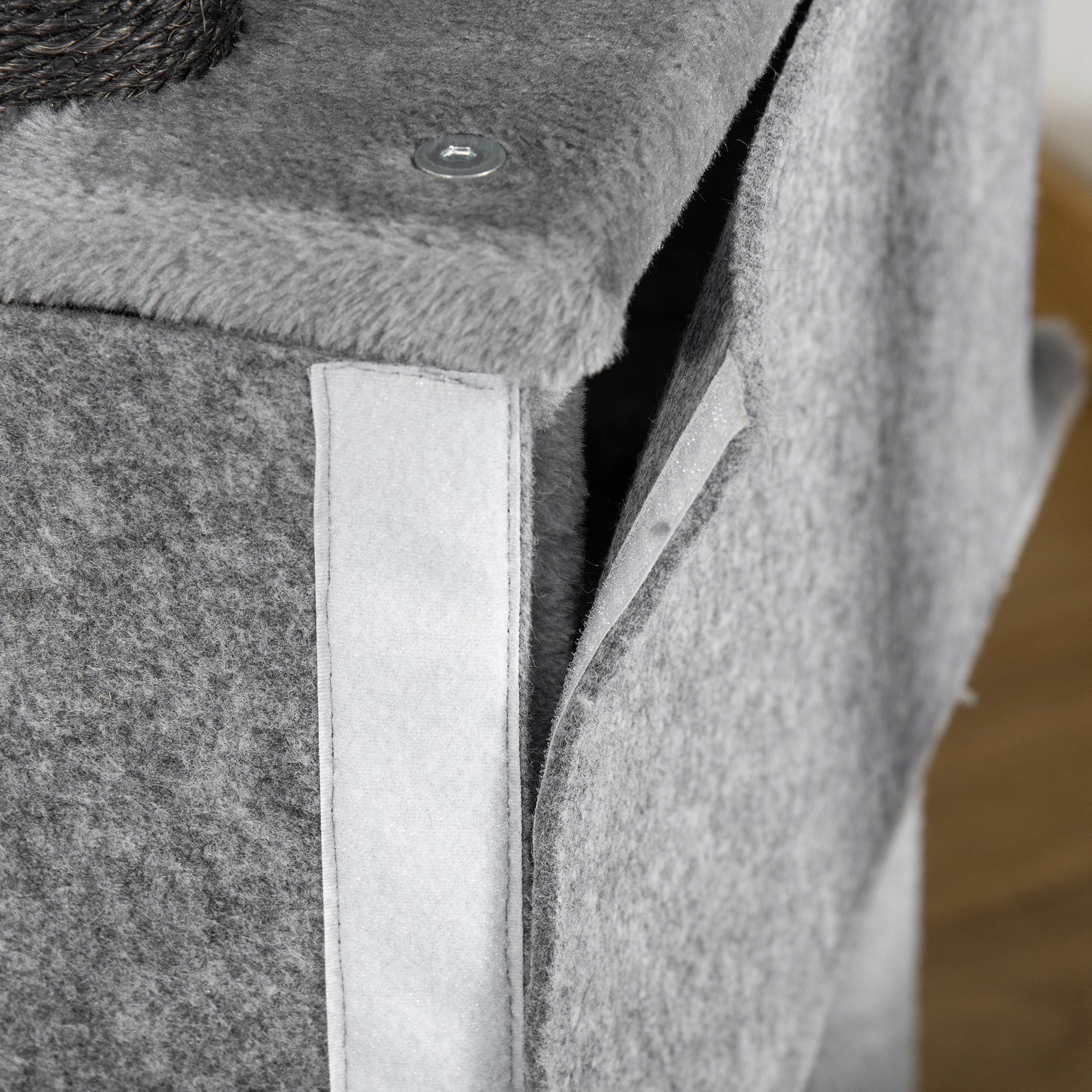 Albero Tiragraffi per Gatti con Palo Casetta Letto Amaca e 2 Giochi in Legno e Peluche Grigio