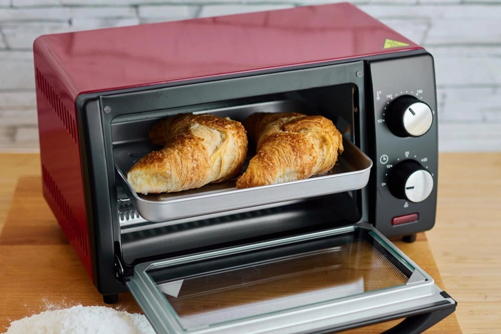 Girmi FE1000 Forno Elettrico Ventilato 10 L 800W Termostato 100°C 230°C Timer 60 min Doppio Vetro colore Nero Rosso