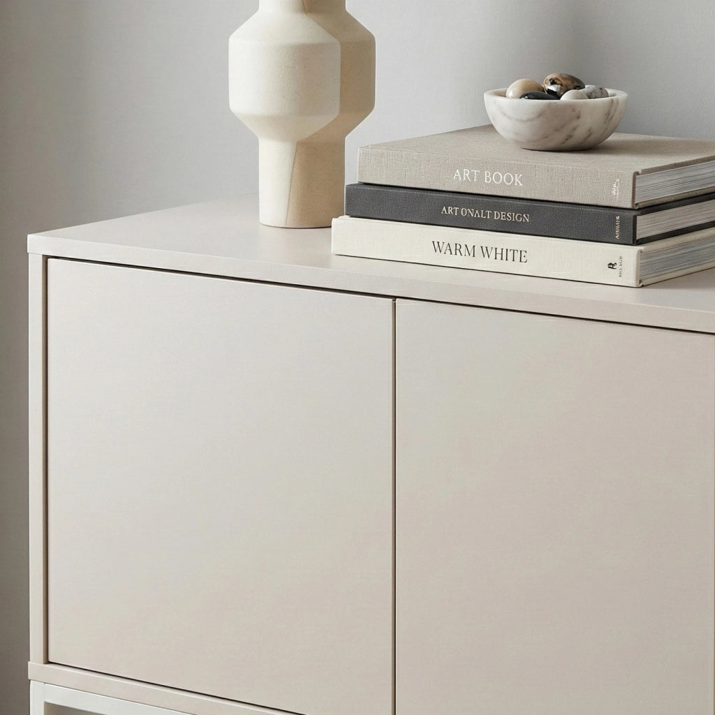 Armadietto Boxholm Credenza Bassa con 3 Ante Push-Open e 2 Vani Aperti 160x30x57 cm Avena Oatmeal [en.casa]