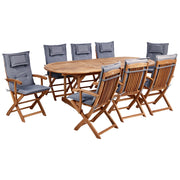 Set da pranzo per esterni in legno di acacia chiaro con cuscini grigio scuro tavolo a 8 posti sedie pieghevoli design rustico