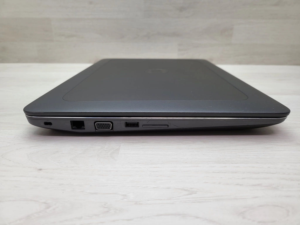 Notebook - HP ZBOOK 15 G4 15,6" CPU I7 7820 HQ 16Gb SSD 240GB Full HD Nvidia Quadro M2200 4Gb Tastiera Retroilluminata Lettore Impronte - Ricondizionato